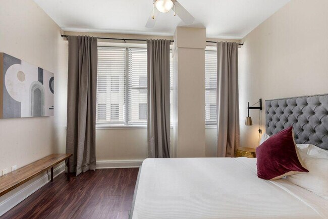 Building Photo - 925 Common St