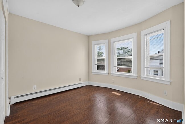 Building Photo - 40-44 Vine Street Unit 3