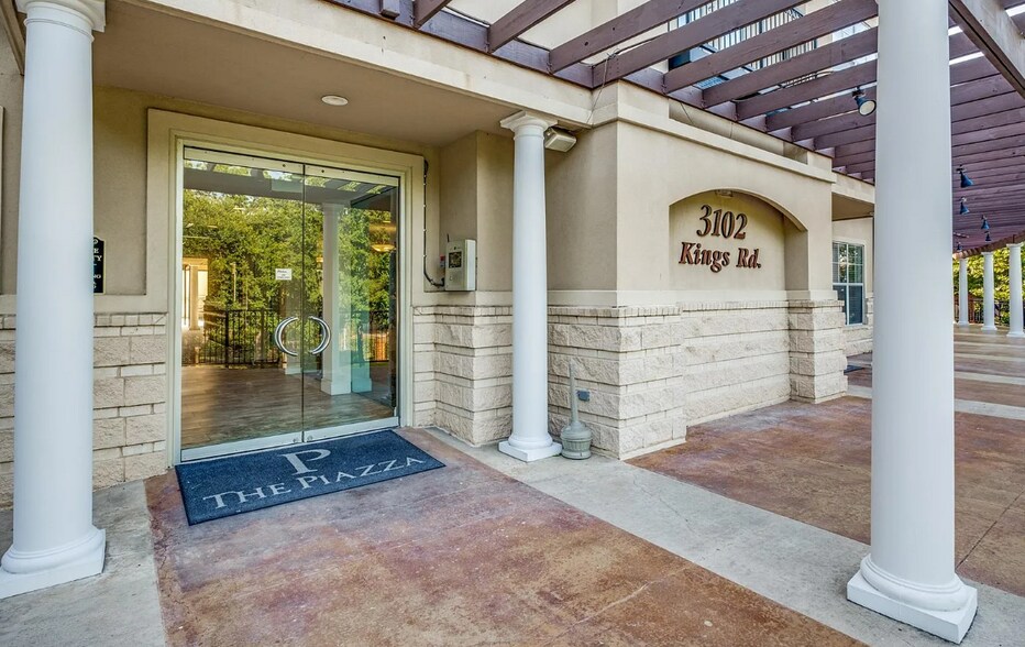 Building Photo - 3102 Kings Rd