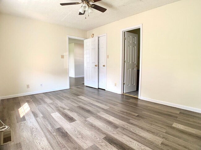 Building Photo - 1003 Poppy Seed Dr