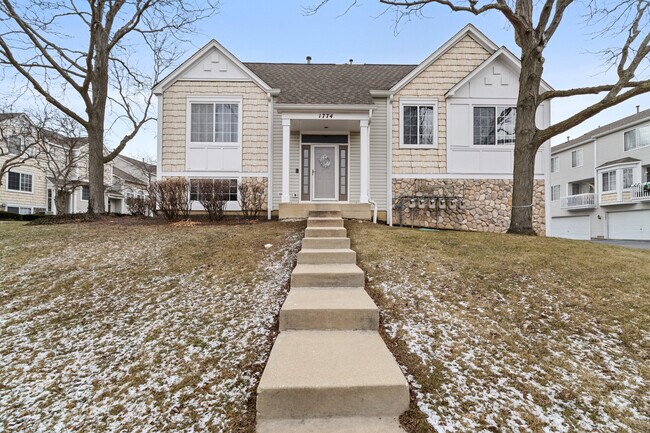 Building Photo - 1774 Middlebury Dr