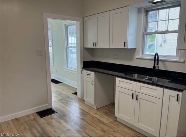 Building Photo - 201 Hollywood Blvd