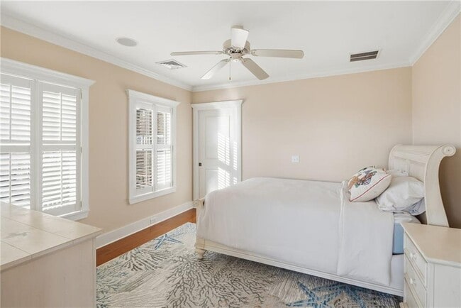 Building Photo - 246 Sand Hill Cove Rd