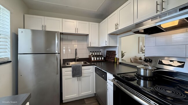 Interior Photo - Atlas at Bay Point