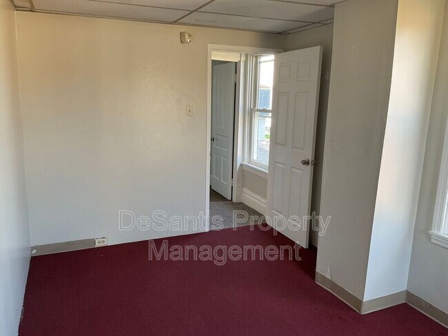 Building Photo - 508 Chestnut St