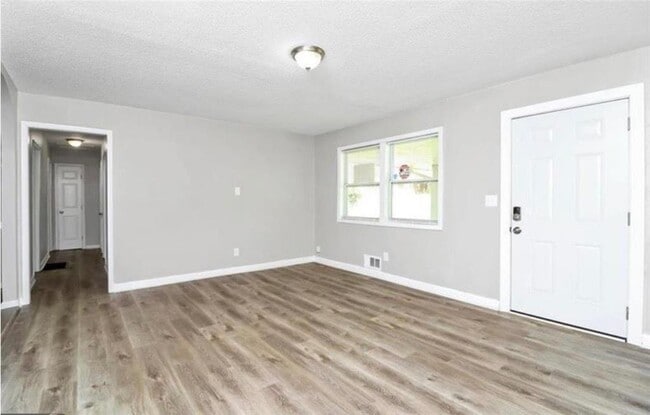 Building Photo - 3711 Daisy Dr