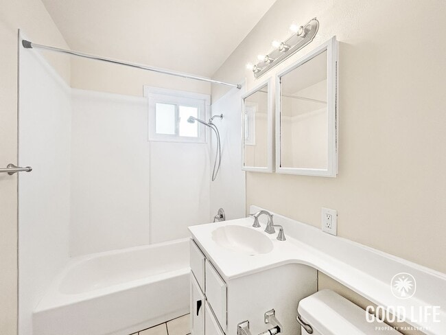 Building Photo - Beautiful 3B/2BA w/ Large Yard, 2 Car Garage & RV Parking!