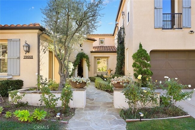 Building Photo - 19668 Three Oaks Ln