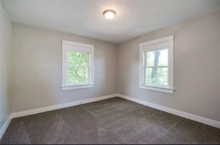 Building Photo - 1449 Weaver St