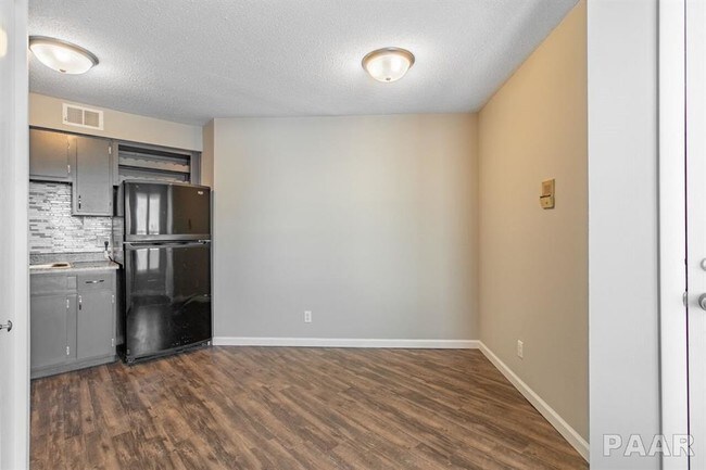 Building Photo - 2630 W Willowlake Dr