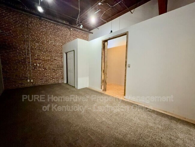 Building Photo - 222 Bolivar St