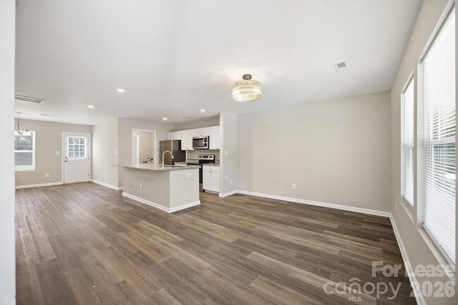 Building Photo - 1361 Ontario Dr