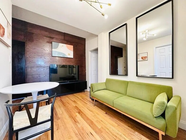 Primary Photo - Furnished room/NOT APARTMENT