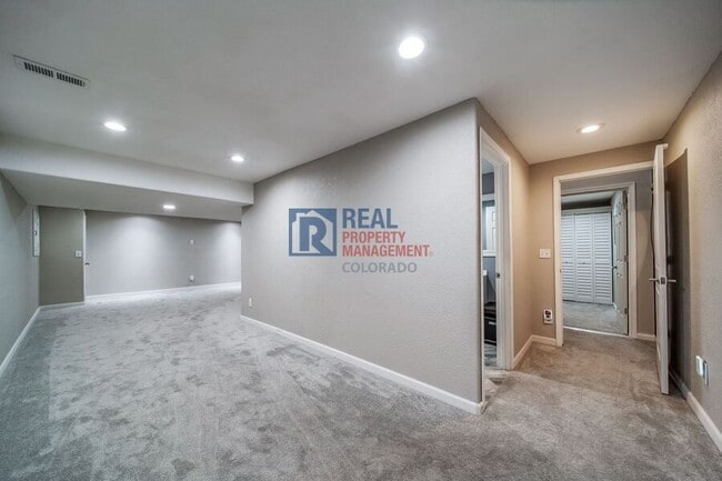 Building Photo - 1033 Traildust Dr