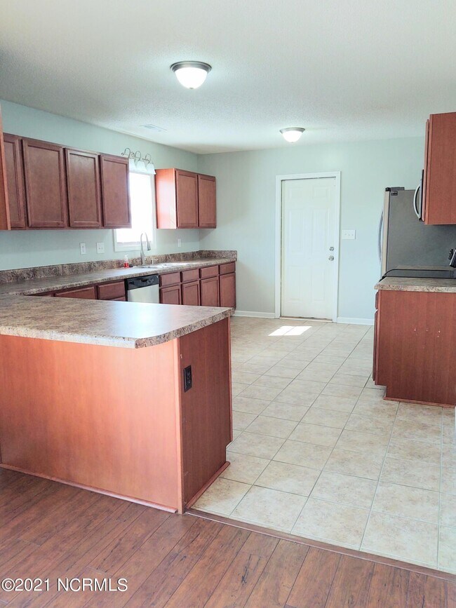 Building Photo - 200 Bobwhite Rd