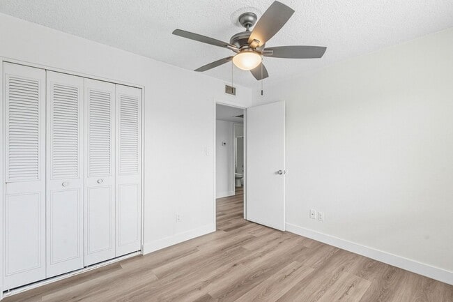 Building Photo - Wonderful East Valley Home! 4bedroom 2 Bat...