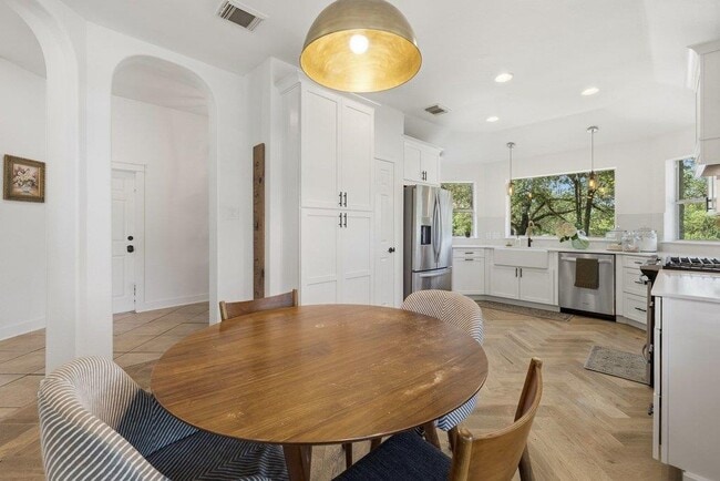 Building Photo - 4253 Canyon Glen Cir