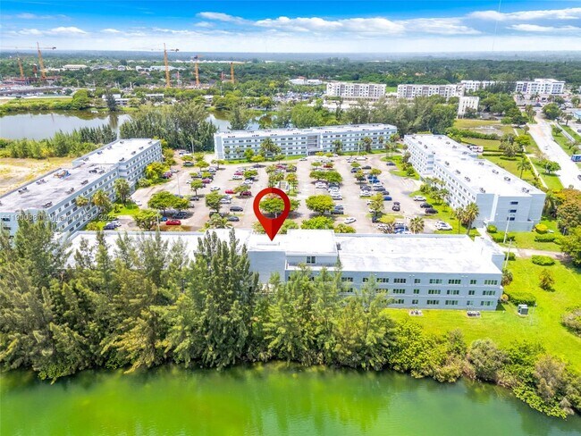 Building Photo - 14820 Naranja Lakes Blvd