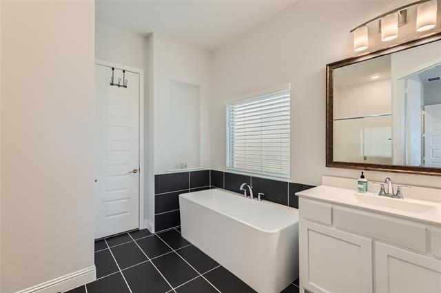 Building Photo - 440 Desert Willow Dr