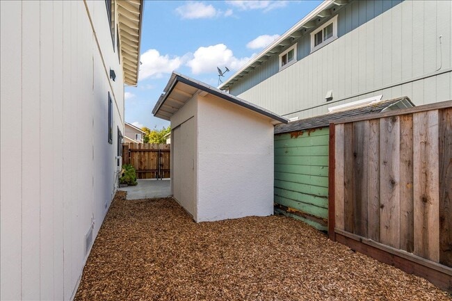 Building Photo - 1854 Pound Ln