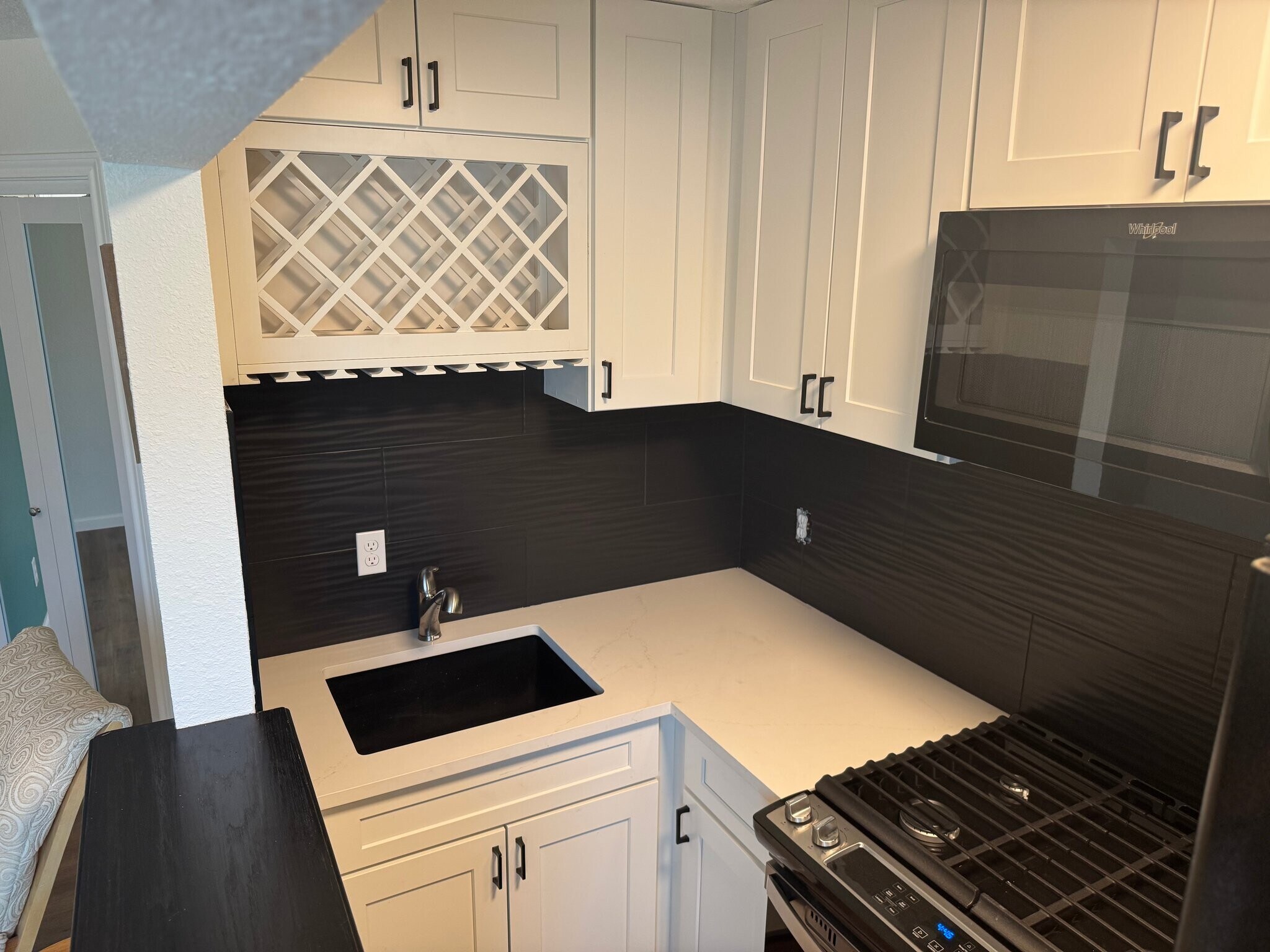Building Photo - 1123 Disraeli Cir
