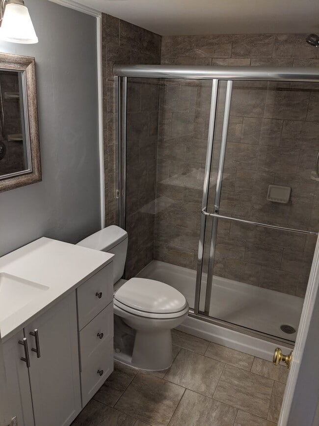 Building Photo - Two bedroom condo