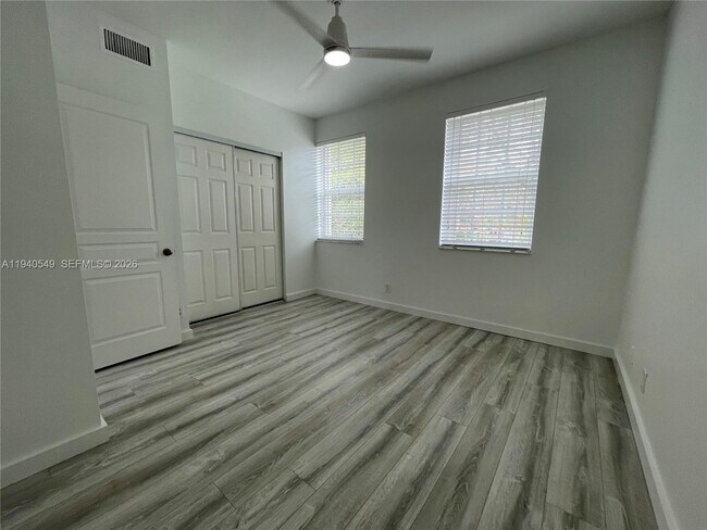 Building Photo - 207 Mallory Ct