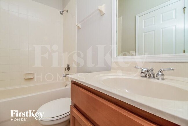 Building Photo - 14832 Faberge Dr