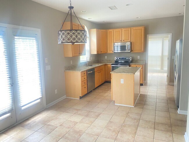 Building Photo - Immaculate Northstone Home Located on the 12th Hole