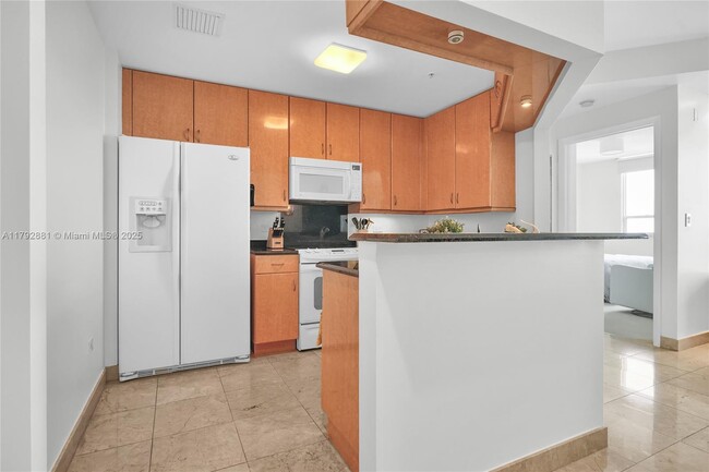 Building Photo - 801 Brickell Key Blvd