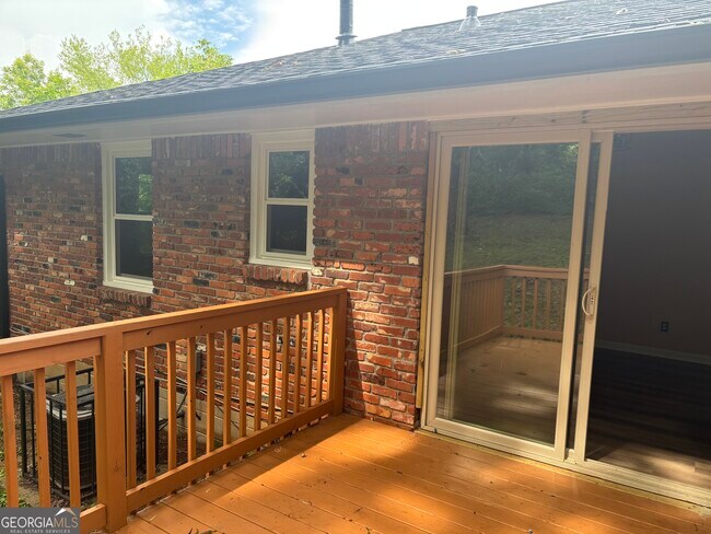Building Photo - 4469 Meadow Dr