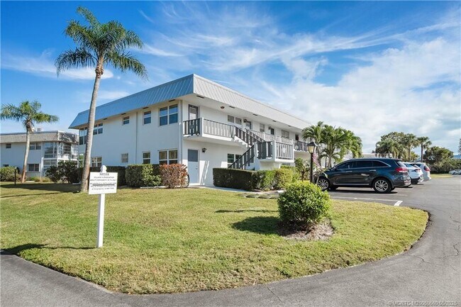 Building Photo - 2929 SE Ocean Blvd