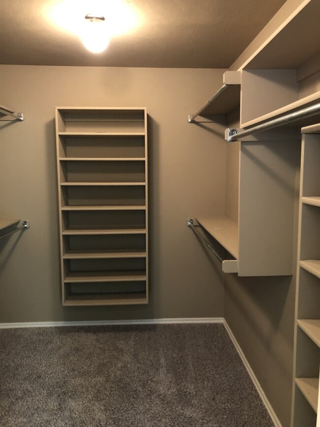 Building Photo - 2038 Thomas Trail