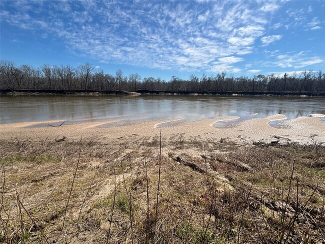 Building Photo - 492 Trinity Rd