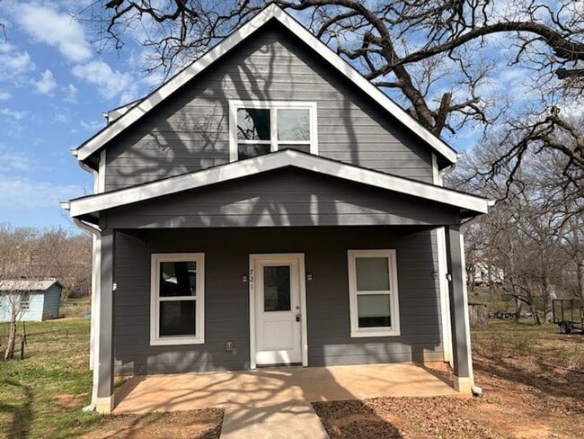 Building Photo - 721 E Gandy St