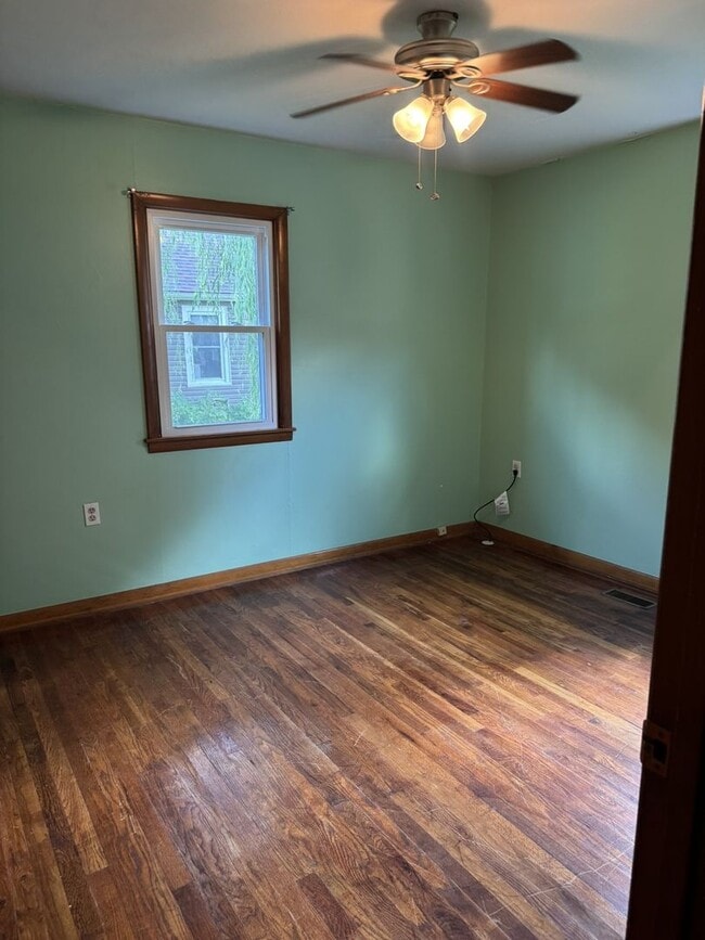Building Photo - Charming 2 Bed 1 Bath House For Rent in Bo...