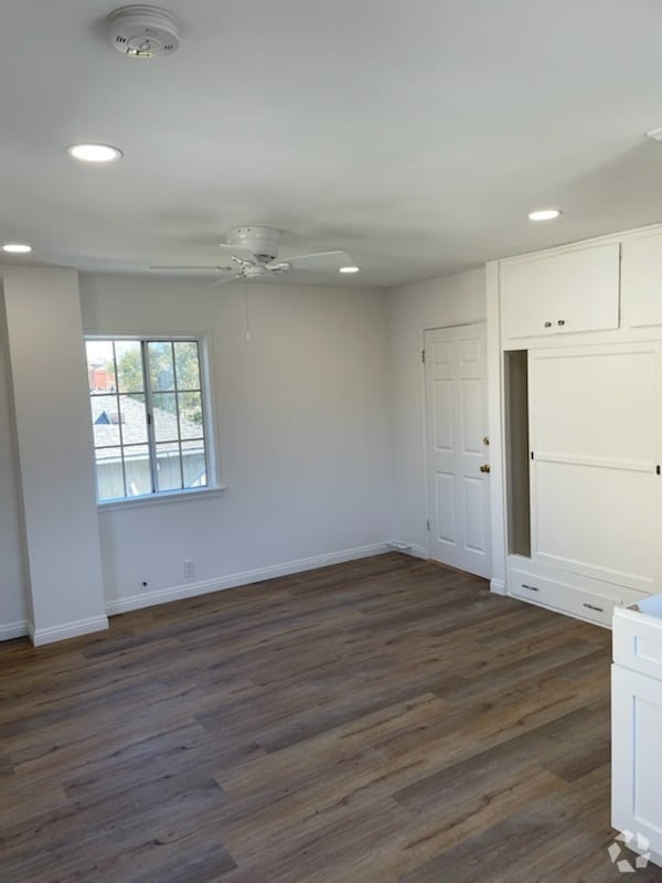 Building Photo - 3847 Girard Ave