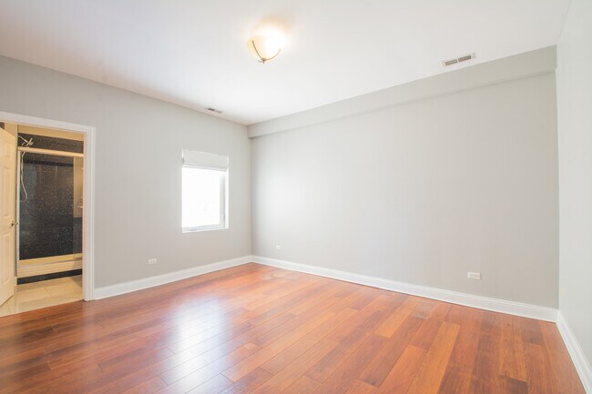 Building Photo - 2801 W Ardmore Ave