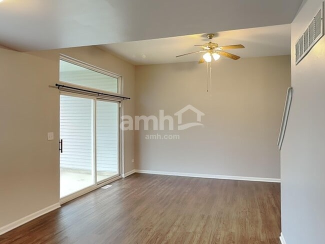 Building Photo - 2202 Henning Pl