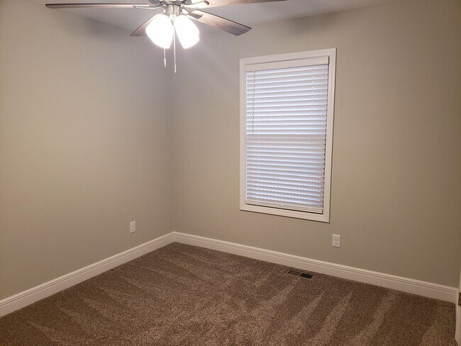 Building Photo - Wild Horse Luxury,  Newer,  4 Bed Room, 3 Car Garage