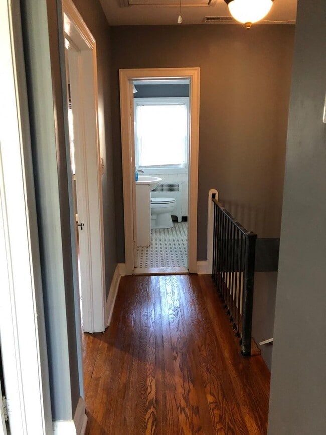 Building Photo - 3 Bedroom, 1.5 Bath Townhome in Towson