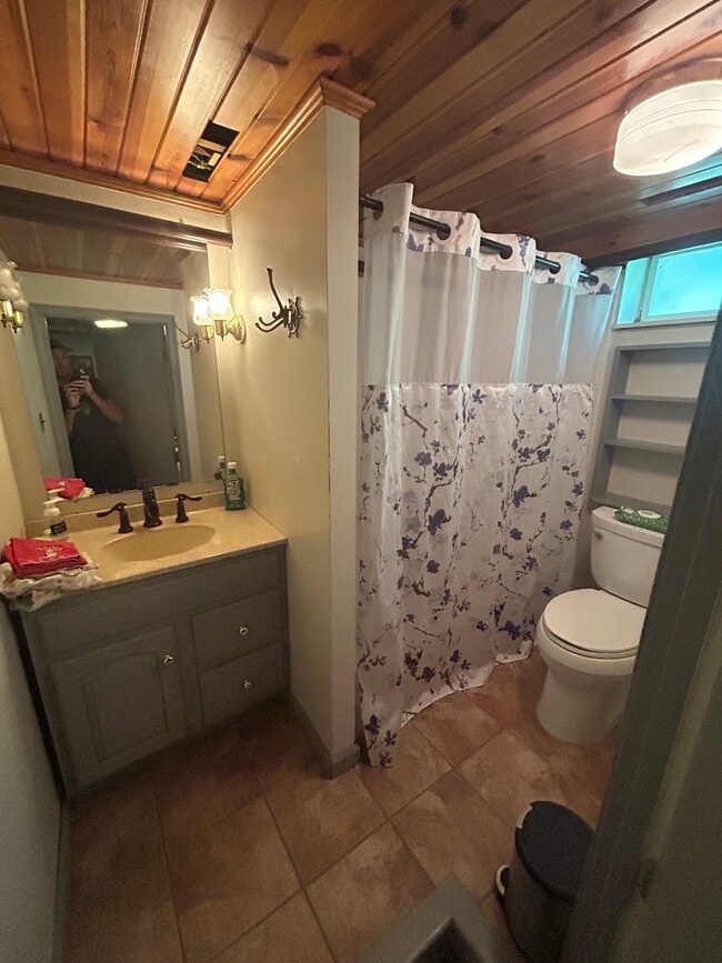 Building Photo - 1210 Fairview Ave