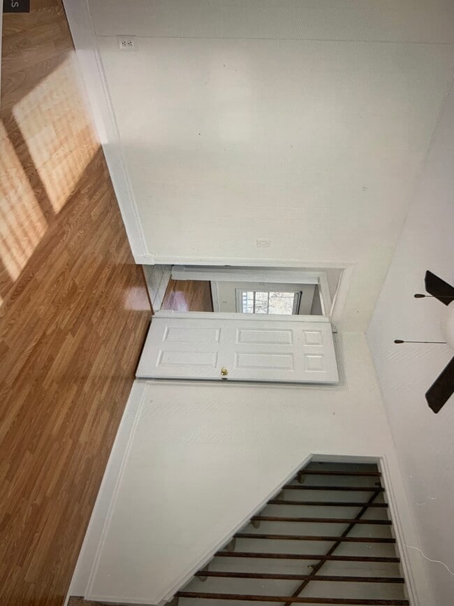 Building Photo - 113 Beauregard St