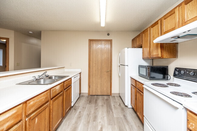 3BR, 1BA - 1,107 SF - 1201 E Bell Avenue