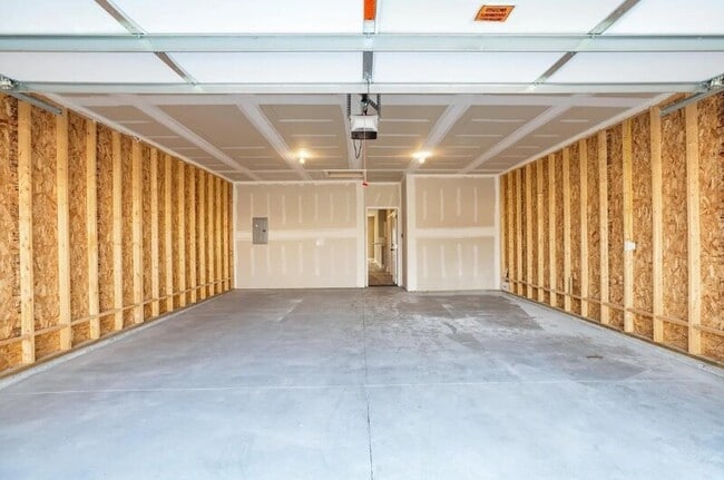 Building Photo - 4476 N Sandplum St