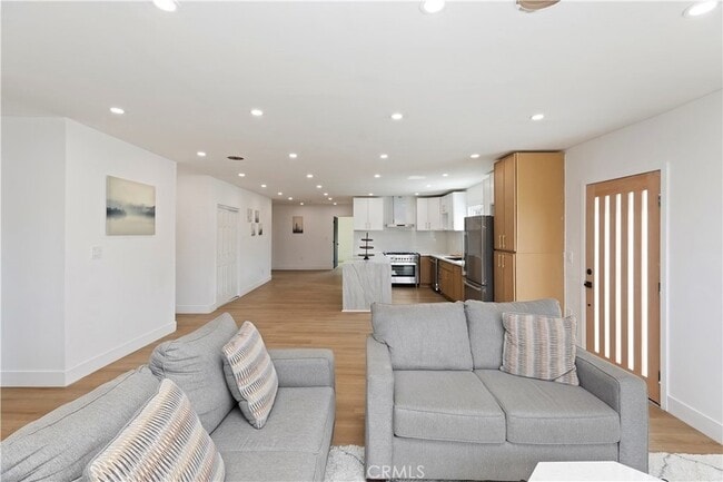Building Photo - 7830 Casa Blanca St