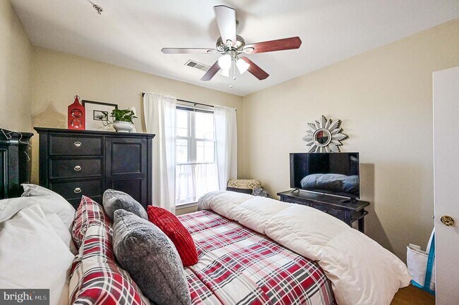 Building Photo - 1570 Spring Gate Dr.