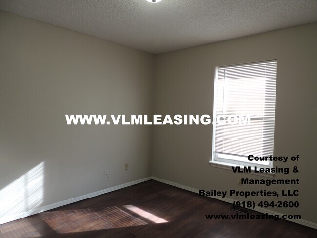 Building Photo - 404 W Vicksburg St