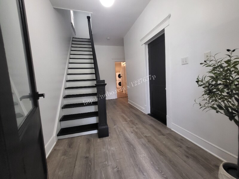 Building Photo - 254 Woodbridge Ave