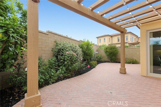 Building Photo - 102 Brindisi